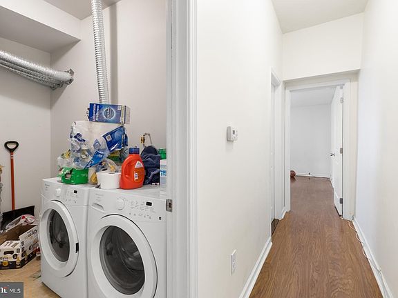 4th image of 1631 W Girard Ave #2