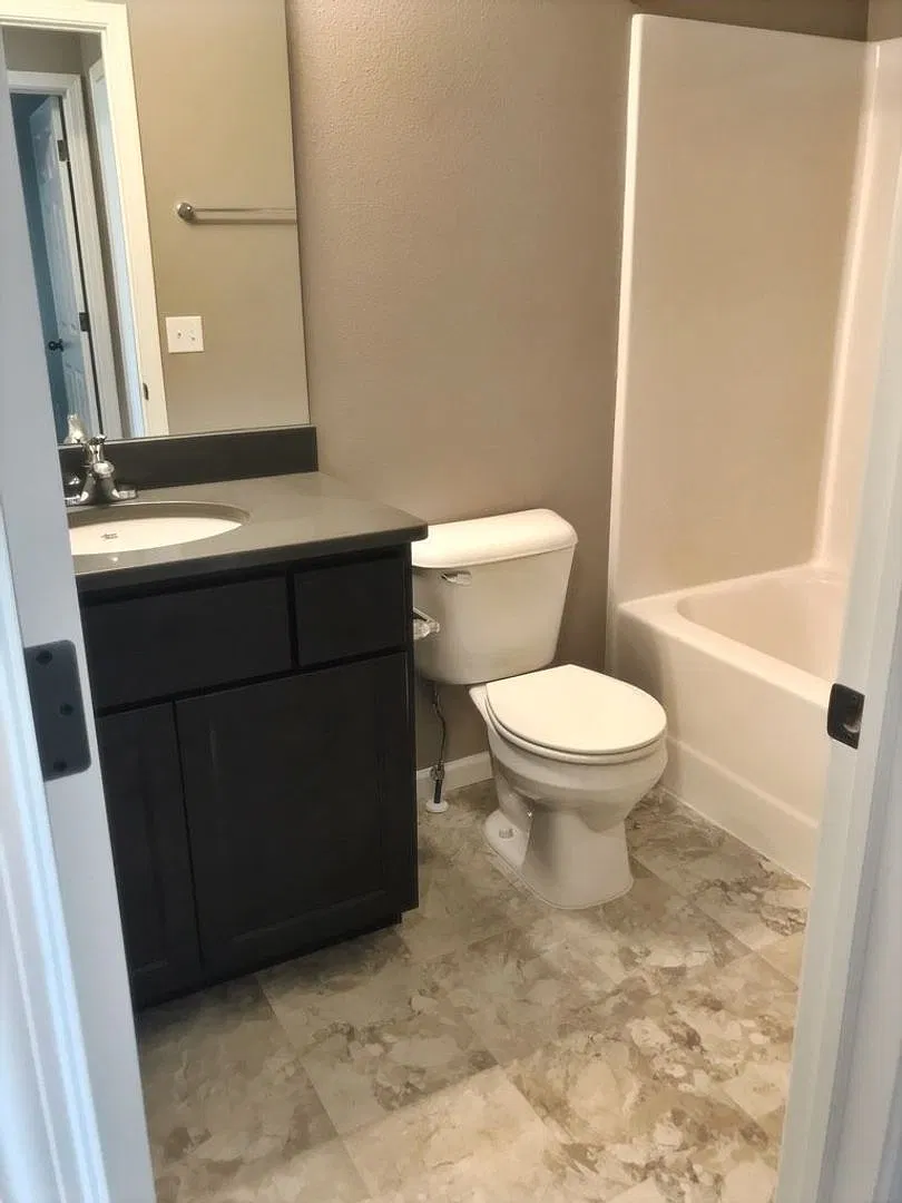 Twinhome in Lakewood Mandan — Photo 4