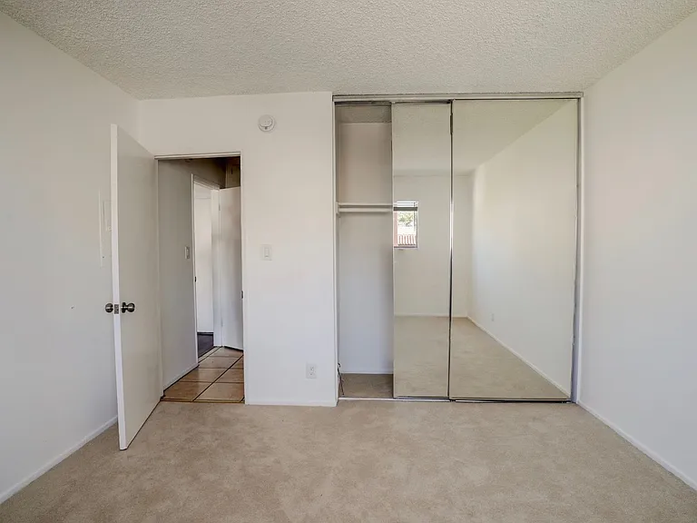 1134 N SYCAMORE AVE — Photo 18