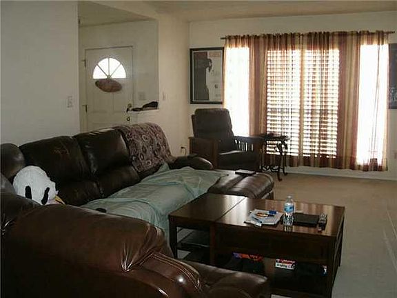 3rd image of 1520 Plaza Verde Dr