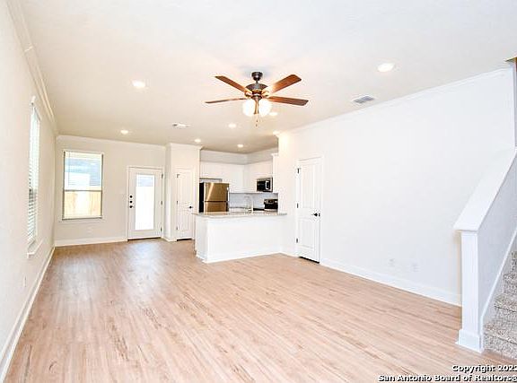 5th image of 2511 Lynwood Bnd
