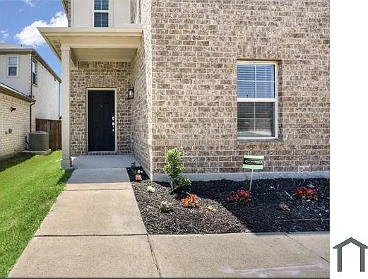 4 bed, 2504 sqft, $3,350 — Photo 4