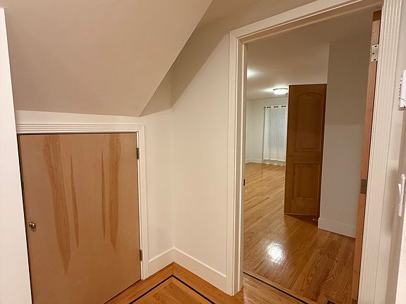 4th image of 175 Maywood Dr