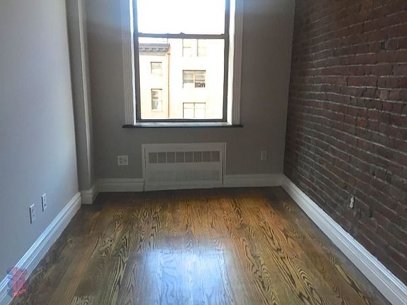 5th image of 235 W 14th St