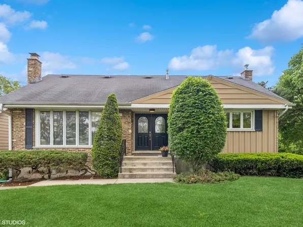 4N671 Petersdorf Rd, West Chicago, IL 60185
