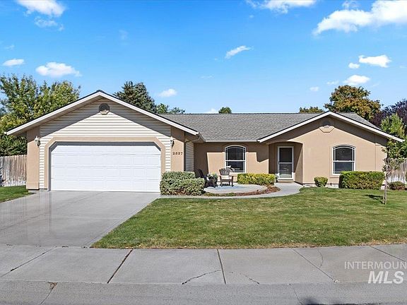 2nd image of 2537 Carriage Way