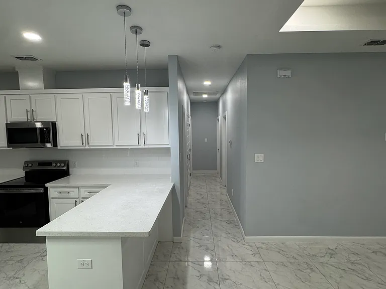1000 N Abbey Ave #3 — Photo 7