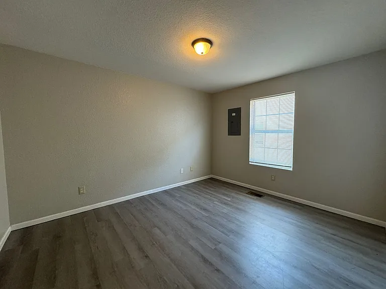 Bradford Terrace Apartments / 420 Britt Lane, RG — Photo 20