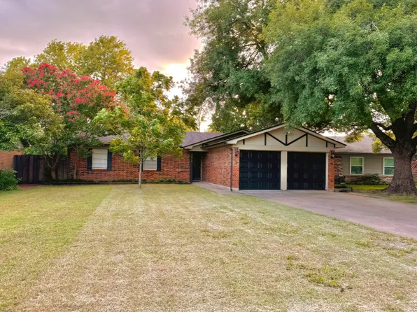 7413 Meadow Dale Dr, Watauga, TX 76148