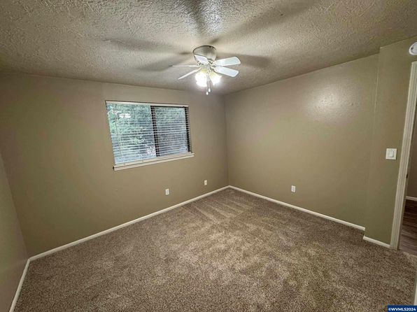 salem-oregon-2092266167 picture