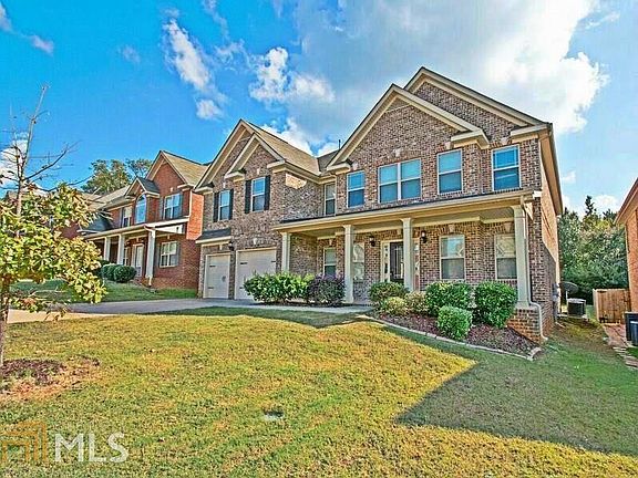 3rd image of 385 Astoria Way