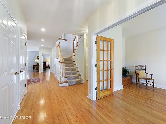 3rd image of 841 Pinegrove Ct