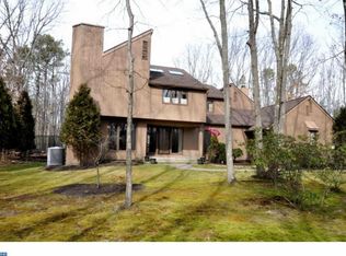 11 Huntington Circle Dr, Medford, NJ 08055