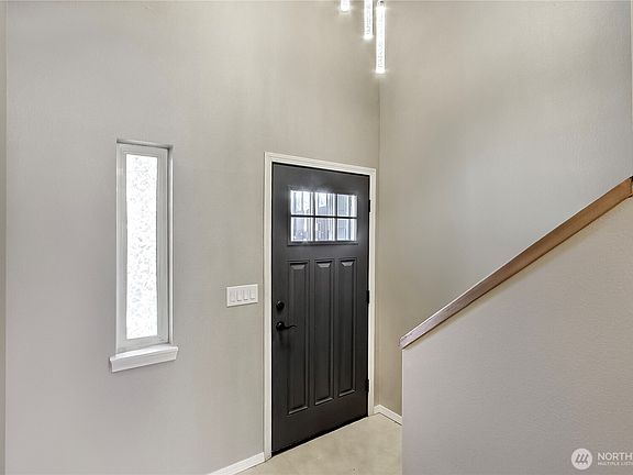 3rd image of 432 Washington Boulevard #B-4