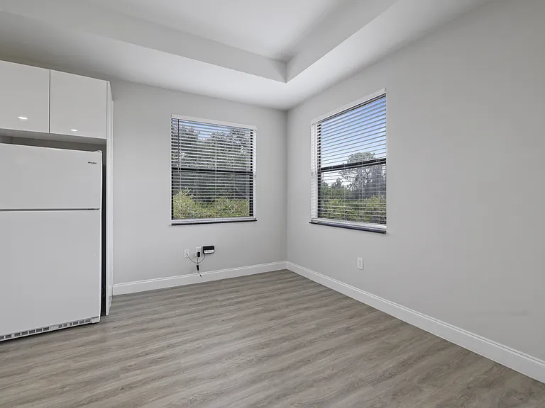 679 Windermere Dr — Photo 10