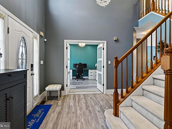 3rd image of 8 Blackbird Ct