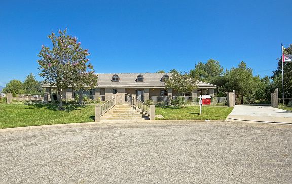 3rd image of 647 Alta Loma Dr