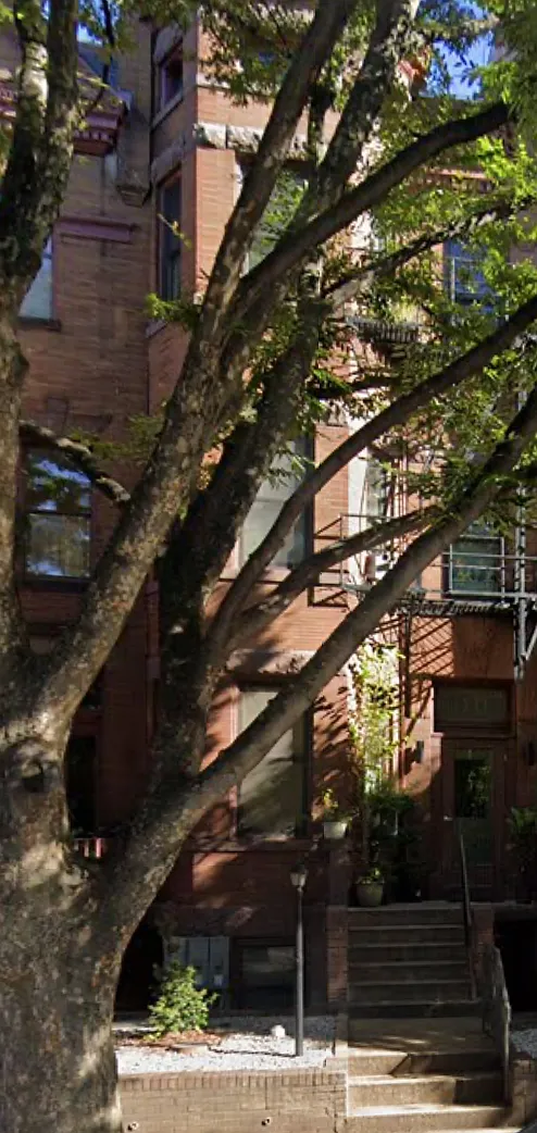 1919 Calvert St — Photo 1