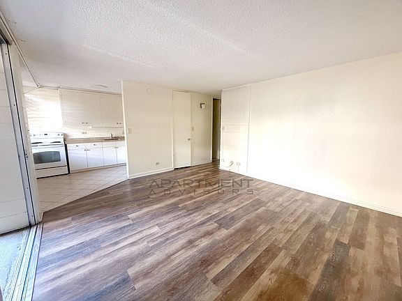 3rd image of 933 Kaheka St APT A103