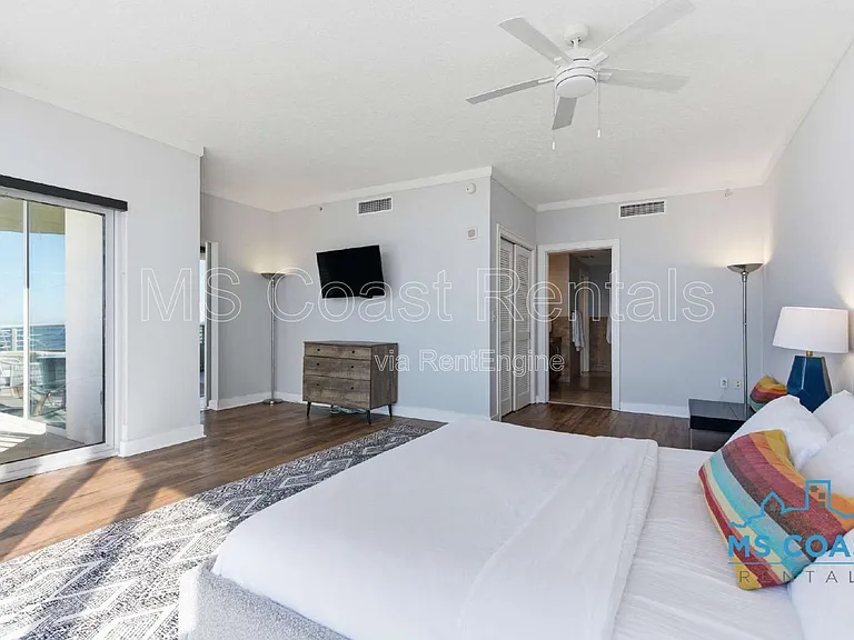 2060 Beach Blvd #604 — Photo 11