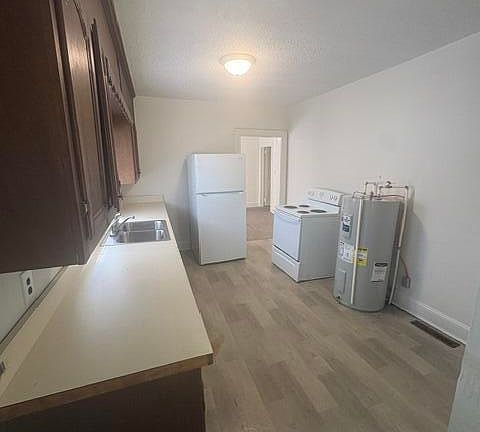 4th image of 110 Paris Avenue