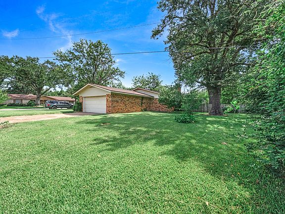 3rd image of 300 Merrell Dr