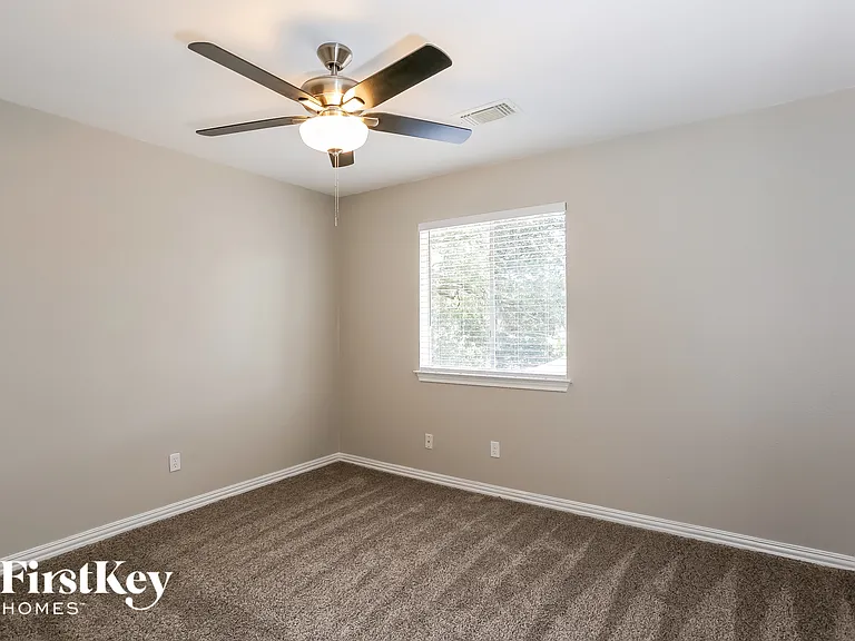 5711 Parryville Dr — Photo 13