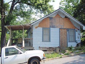2nd image of 605 W Prospect Ave
