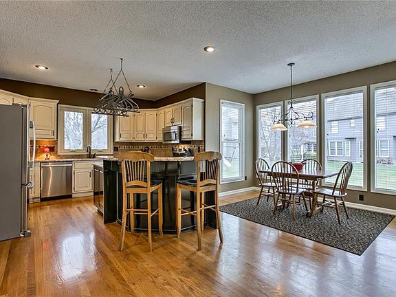 2nd image of 13909 Parkhill Ln