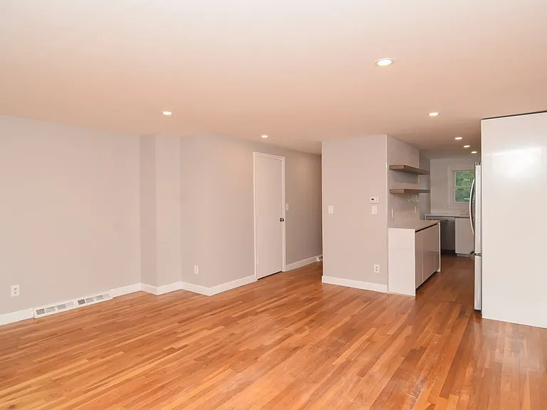 37-49 Arcadia Ave #45 — Photo 30