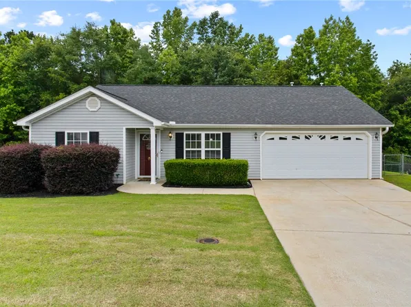 15 Laws Ln, Piedmont, SC 29673