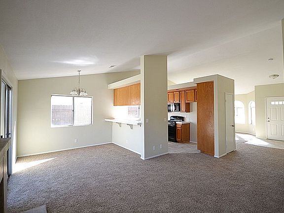 5th image of 819 W Avenue H6