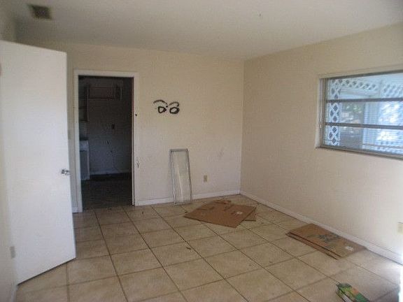 4th image of 2719 Aldine Cir