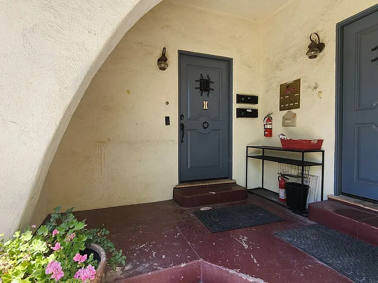 223 N Cordova St #1 — Photo 5