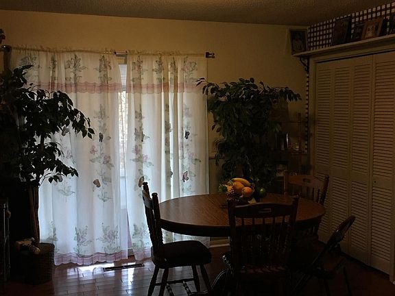 3rd image of 93 Dogwood Dr