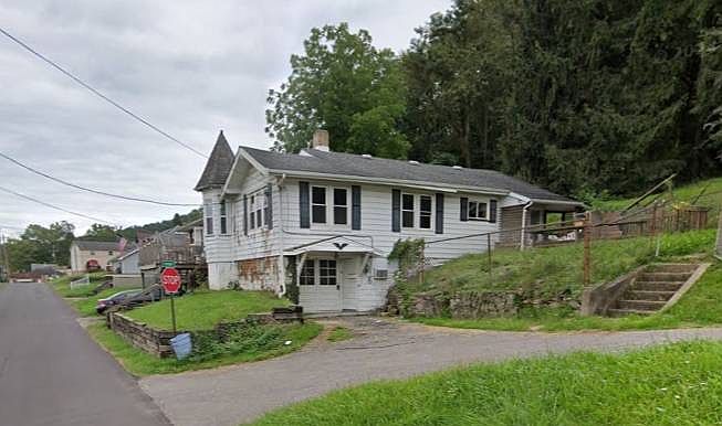 2nd image of 105 Fairview Rd