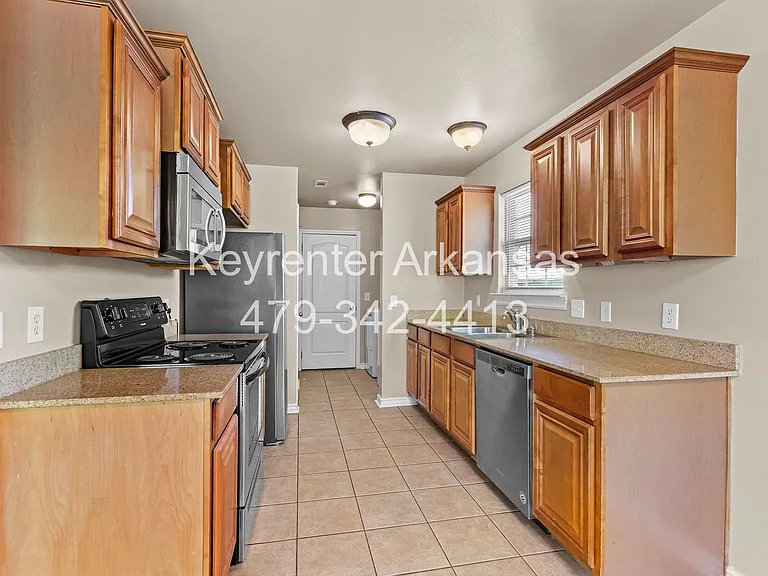 1041 Sara Beth St — Photo 9