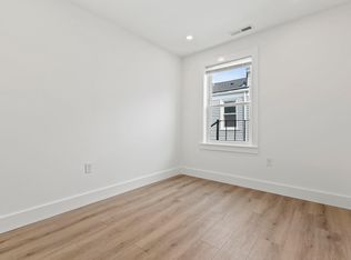 16 National St #2B, Boston, MA 02127