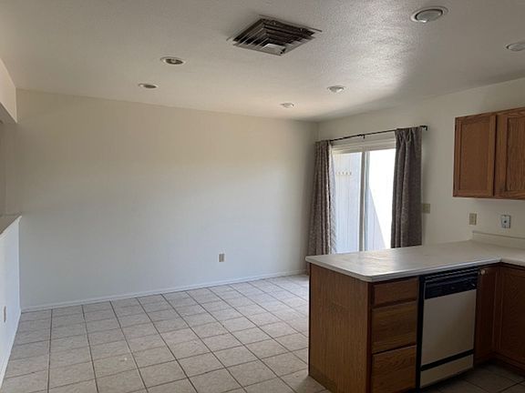 2nd image of 315 W Magpie Ln #315