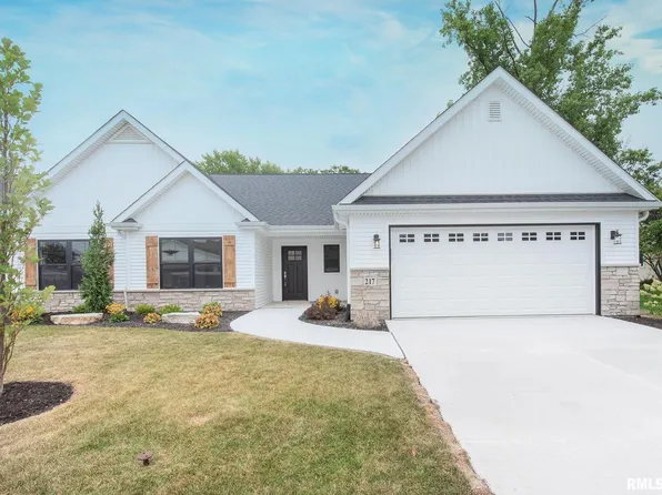 217 W Davenport St, Eldridge, IA 52748