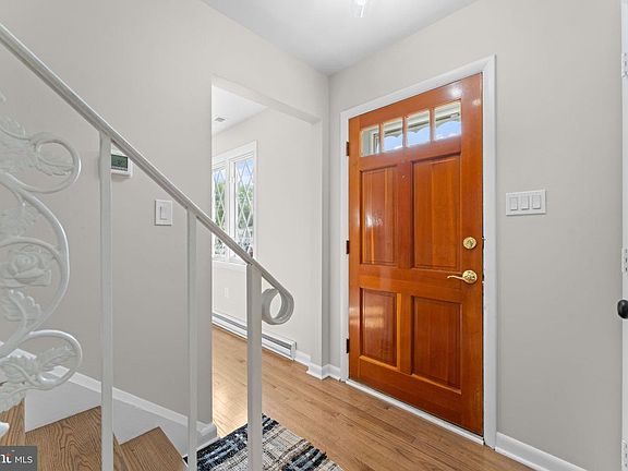 5th image of 222 Chelsea Rd