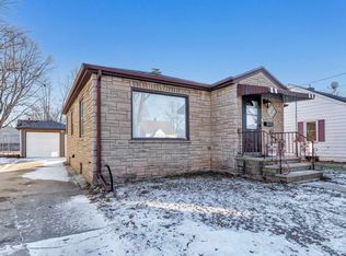 1530 Smith St, Green Bay, WI 54302