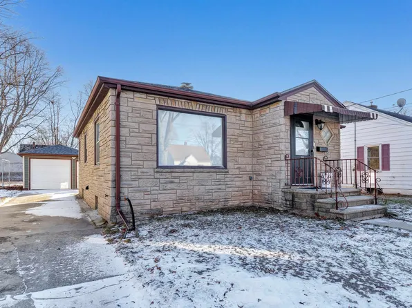 1530 Smith St, Green Bay, WI 54302