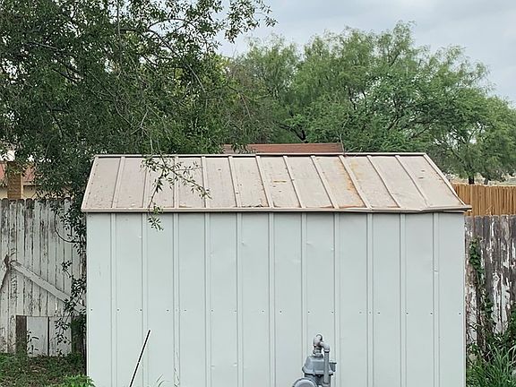 5th image of 1877 Wedgefield Dr