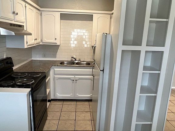 4th image of 3018 S Lee Ave
