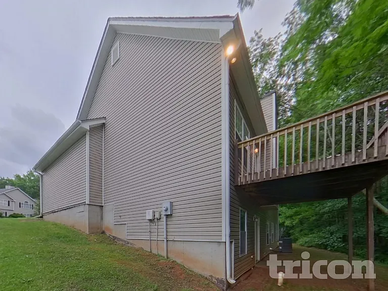 6297 Redcliff Dr — Photo 15