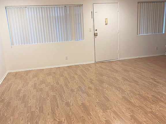 5th image of 5246 Agnes Ave APT 207