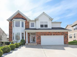 829 Clover Ridge Ln, Itasca, IL 60143