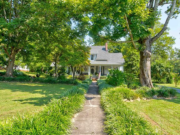 2nd image of 5014 Beverly Rd