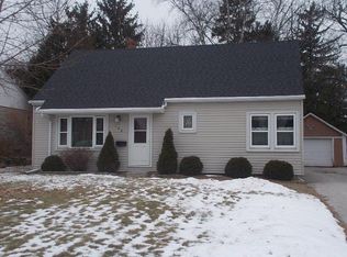 108 S 6th Ave, Valders, WI 54245